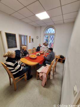 Dnevni center Štacjon pred prihajajočimi decembrskimi prazniki znova priredil hišni sejem (1)